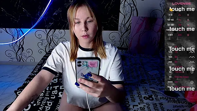 RoyAngela online show from 10/11/25, 07:34