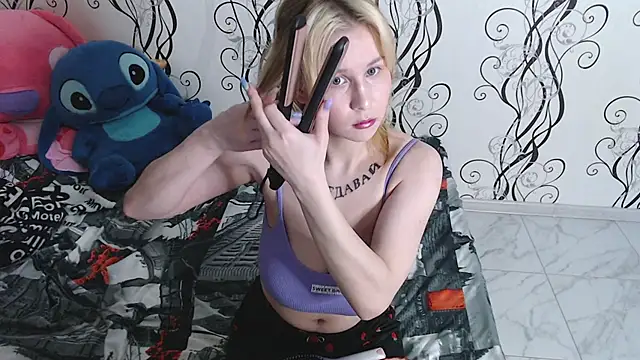 RoyAngela online show from 04/08/26, 11:05