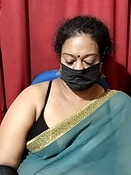 Snapshot of surekha-30 chatting on 10/13/25, 04:51 surekha-30 online show from 10/13/25, 04:51
