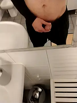 Snapshot of Baldassarre1990 chatting on 11/02/25, 01:30 Baldassarre1990 online show from 11/02/25, 01:30