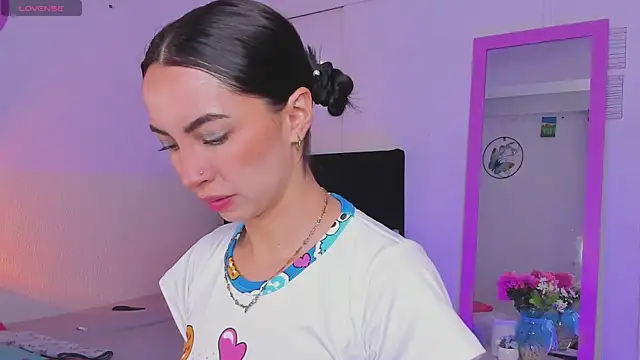 Snapshot of Aryane_art_ chatting on 01/06/26, 10:12 Aryane art online show from 01/06/26, 10:12