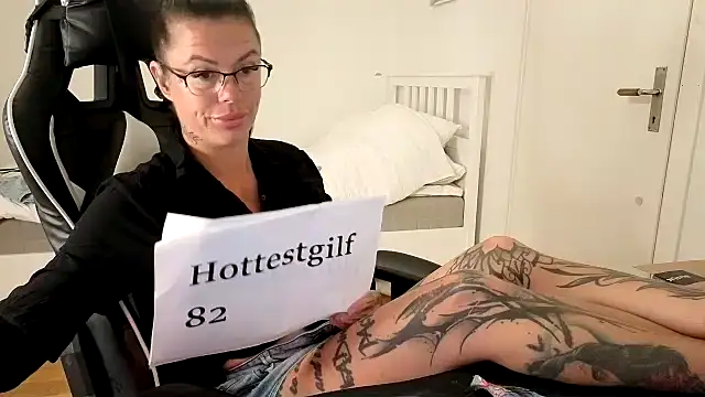 Snapshot of sexygilf82 chatting on 07/19/26, 07:39 sexygilf82 online show from 07/19/26, 07:39