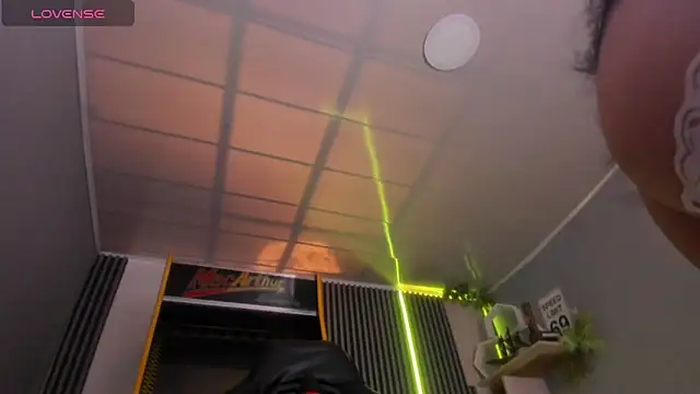 Snapshot of Jenie_fire_ chatting on 12/04/25, 08:06 Jenie fire online show from 12/04/25, 08:06