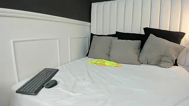 Snapshot of _emma_willliams_ chatting on 09/18/25, 02:08 emma willliams online show from 09/18/25, 02:08