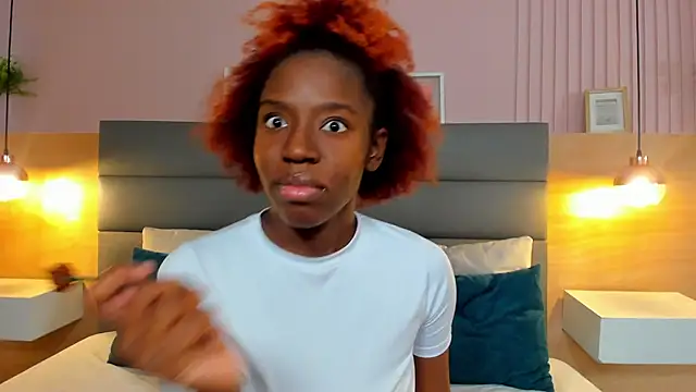 Snapshot of _emma_willliams_ chatting on 10/16/25, 03:24 emma willliams online show from 10/16/25, 03:24