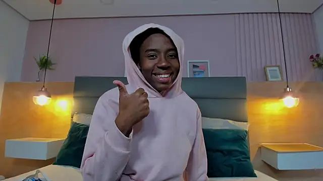 Snapshot of _emma_willliams_ chatting on 10/23/25, 01:32 emma willliams online show from 10/23/25, 01:32