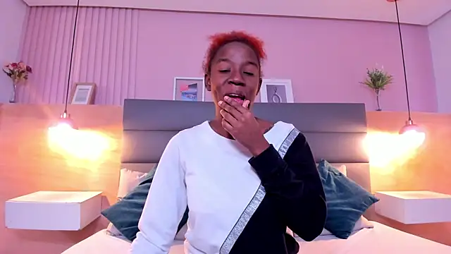 Snapshot of _emma_willliams_ chatting on 11/05/25, 01:55 emma willliams online show from 11/05/25, 01:55