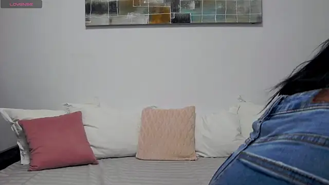 Snapshot of LadyLiia chatting on 12/10/24, 11:00 LadyLiia online show from 12/10/24, 11:00