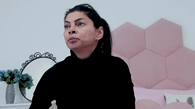 Snapshot of LadyLiia chatting on 02/21/25, 05:13 LadyLiia online show from 02/21/25, 05:13