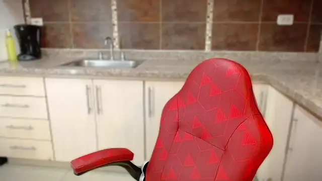 Snapshot of ValentinaMillers_ chatting on 09/30/25, 03:28 ValentinaMillers online show from 09/30/25, 03:28