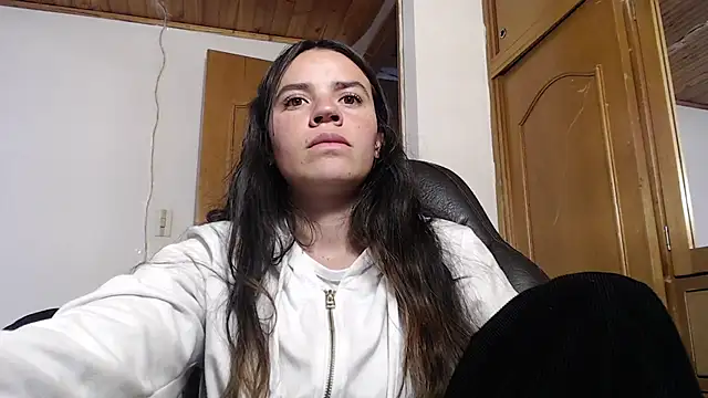 Skylar Serenity online show from 10/03/25, 08:28