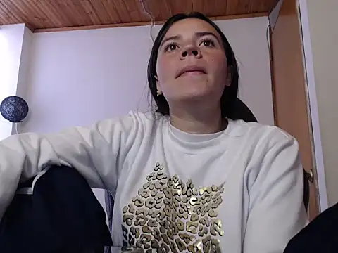 Skylar Serenity online show from 10/28/25, 07:27