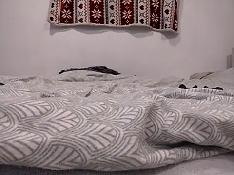 Snapshot of HoneySquirrel chatting on 10/20/25, 07:58 HoneySquirrel online show from 10/20/25, 07:58