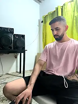 giannis090 online show from 11/28/25, 08:33