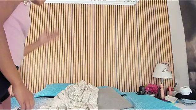 keeyla stone online show from 10/28/25, 09:17