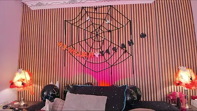 keeyla stone online show from 10/30/25, 10:43