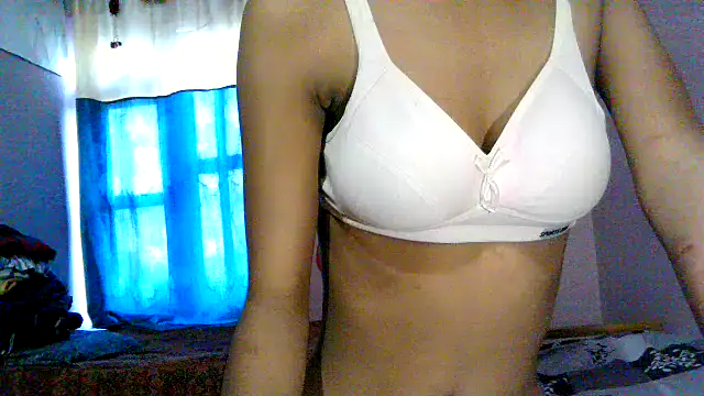 Snapshot of kristy_432 chatting on 10/20/25, 03:18 kristy 432 online show from 10/20/25, 03:18