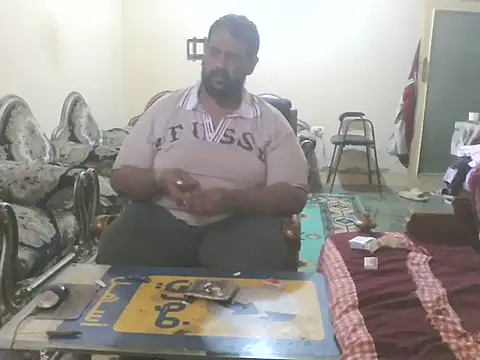 elpoop7305 online show from 10/29/25, 10:17