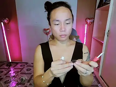 YourNikkieXxx online show from 02/06/26, 10:24