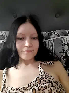 Snapshot of DragonFoxie chatting on 09/08/25, 05:01 DragonFoxie online show from 09/08/25, 05:01