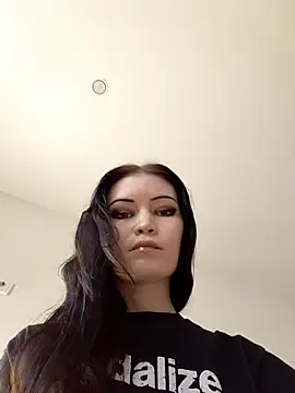 Snapshot of DragonFoxie chatting on 10/28/25, 08:40 DragonFoxie online show from 10/28/25, 08:40