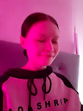 Snapshot of DragonFoxie chatting on 11/14/25, 04:38 DragonFoxie online show from 11/14/25, 04:38