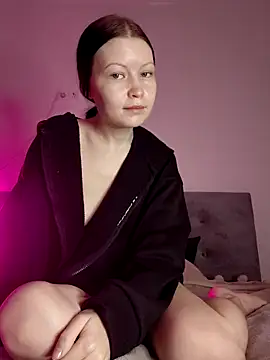 Snapshot of DragonFoxie chatting on 11/25/25, 06:46 DragonFoxie online show from 11/25/25, 06:46