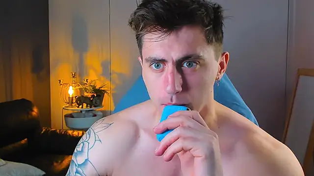 Oscar Miller  online show from 10/22/25, 08:52