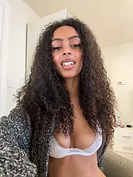 yasmingarcia online show from 10/29/25, 11:01