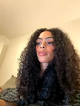 yasmingarcia online show from 11/03/25, 12:28