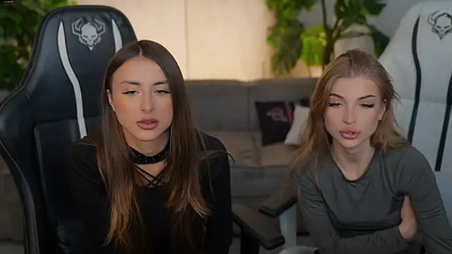 Luna secretgirl online show from 11/24/25, 11:54