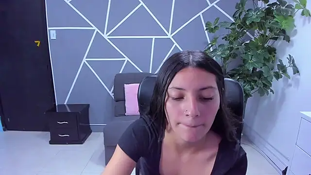 Snapshot of _Luna_Bennett chatting on 02/24/26, 08:29 Luna Bennett online show from 02/24/26, 08:29