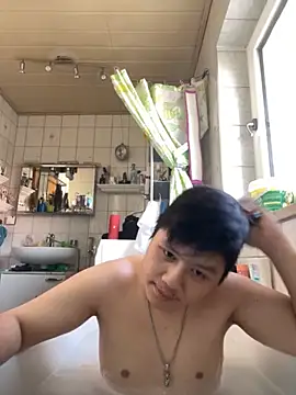 Snapshot of Kingpowerlittel chatting on 09/15/25, 03:56 Kingpowerlittel online show from 09/15/25, 03:56