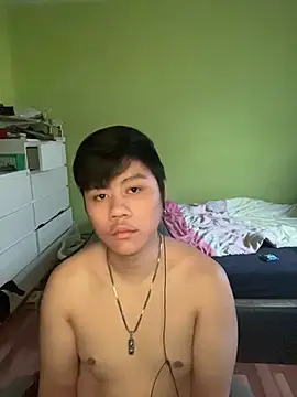 Snapshot of Kingpowerlittel chatting on 10/23/25, 07:29 Kingpowerlittel online show from 10/23/25, 07:29