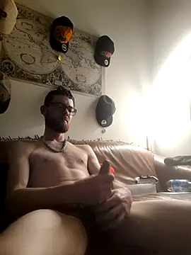 Snapshot of DonMichael chatting on 10/10/25, 02:43 DonMichael online show from 10/10/25, 02:43