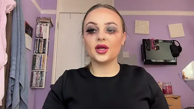 SexySashaxox online show from 10/31/25, 01:23