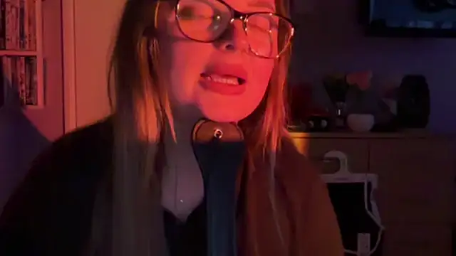 Snapshot of SexySashaxox chatting on 02/05/26, 12:21 SexySashaxox online show from 02/05/26, 12:21