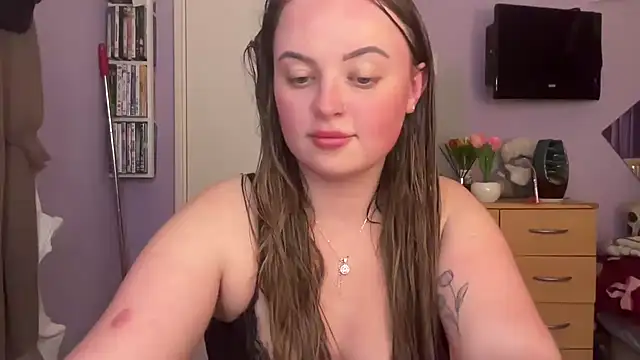 Snapshot of SexySashaxox chatting on 02/17/26, 08:26 SexySashaxox online show from 02/17/26, 08:26