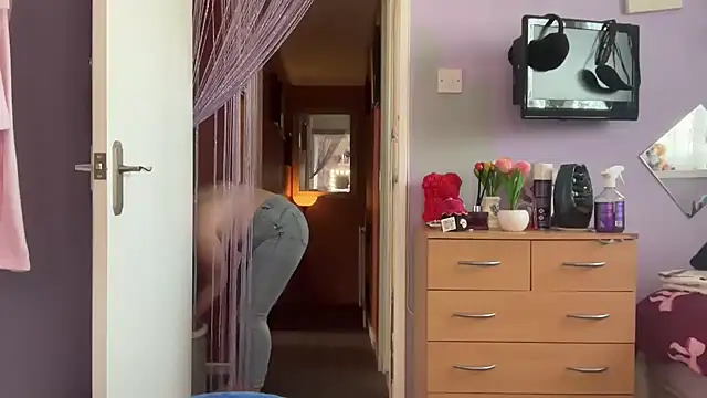 Snapshot of SexySashaxox chatting on 02/25/26, 02:05 SexySashaxox online show from 02/25/26, 02:05