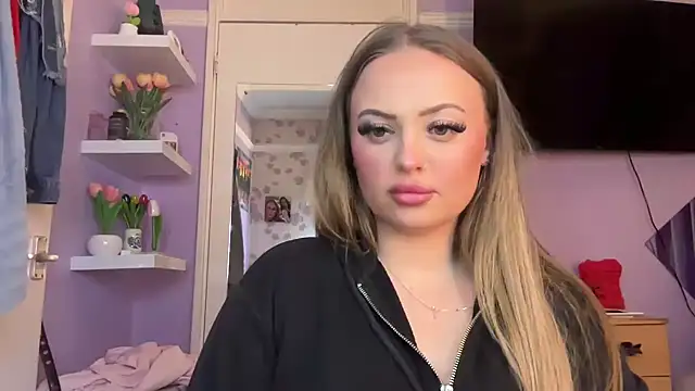 SexySashaxox online show from 04/19/26, 09:50