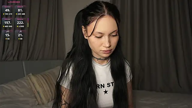 Alice 1n Wonderland  online show from 10/18/25, 02:51