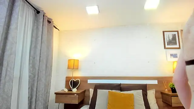 JenniferAuriston online show from 03/12/26, 08:04