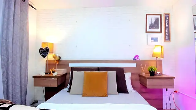 JenniferAuriston online show from 04/18/26, 07:40