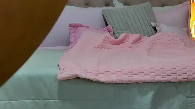 Miss Cataleya   online show from 04/23/26, 12:15