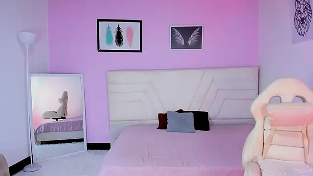 fressittalove01 online show from 12/04/25, 02:04