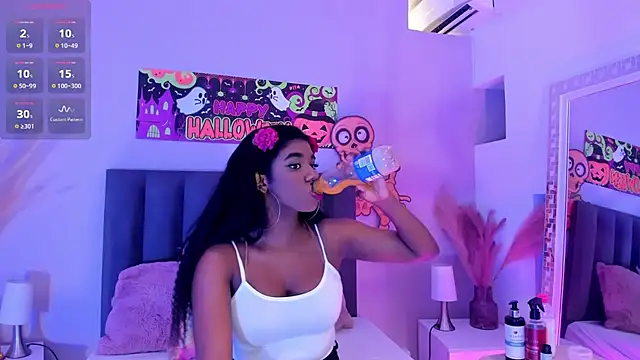 KendraChavez  online show from 10/23/25, 10:52