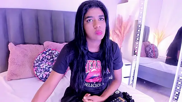 KendraChavez  online show from 11/17/25, 10:37