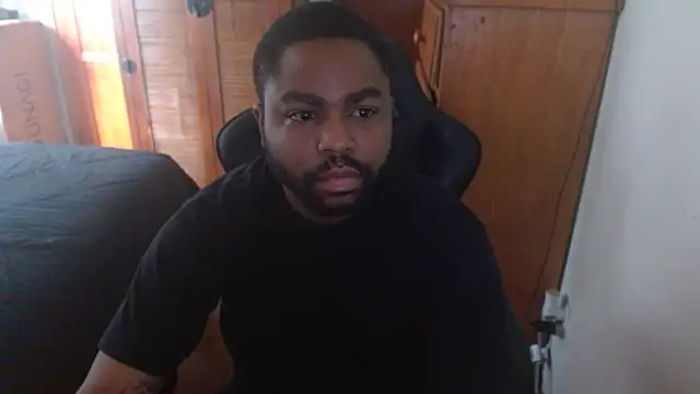 Snapshot of Breadwinnah chatting on 09/15/25, 04:18 Breadwinnah online show from 09/15/25, 04:18