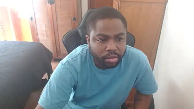 Snapshot of Breadwinnah chatting on 09/16/25, 05:36 Breadwinnah online show from 09/16/25, 05:36