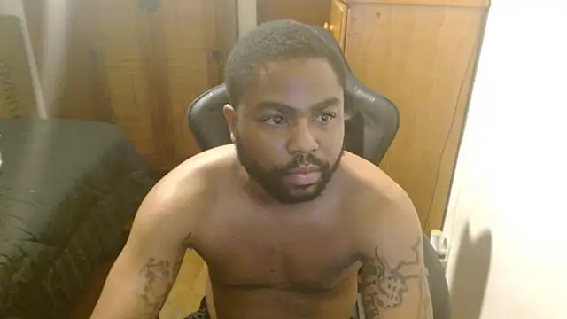 Snapshot of Breadwinnah chatting on 09/17/25, 05:42 Breadwinnah online show from 09/17/25, 05:42